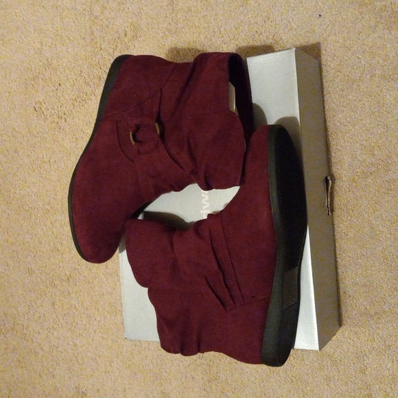 NWT Booties (9.5) W - Picture 3 of 6